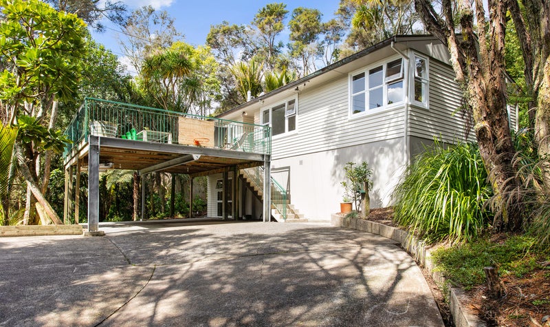 722 West Coast Road, Oratia, Auckland - Carousel 1