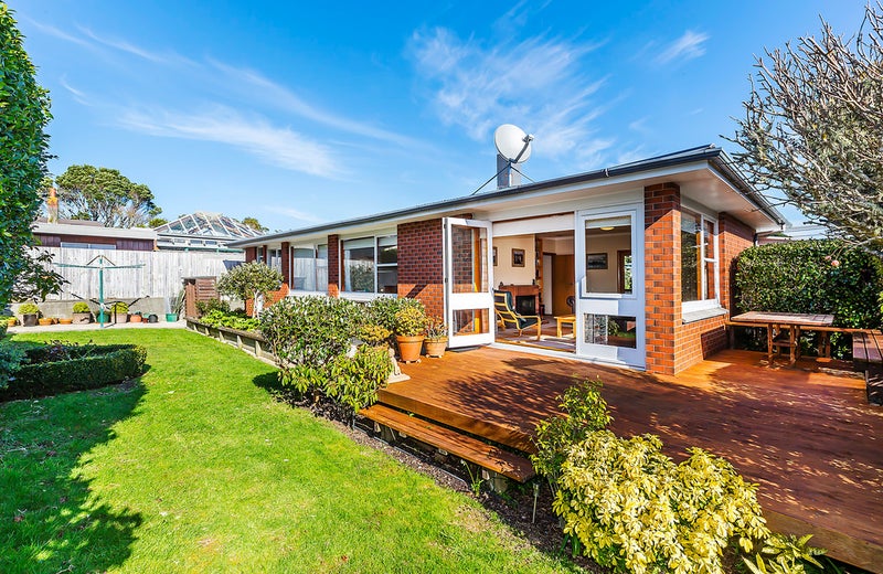 37 Lucknow Terrace, Khandallah, Wellington - Carousel 1