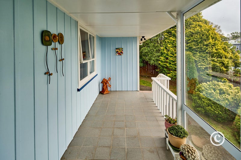 4 Bronwyn Way, Paparangi, Wellington - Carousel 20