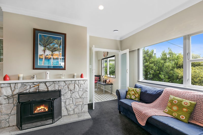 228 Helston Road, Paparangi, Wellington - Carousel 1