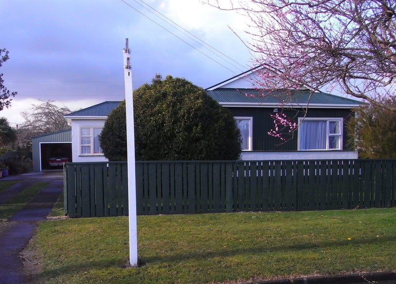 18 Roberts Avenue, Aramoho, Whanganui - Carousel 1