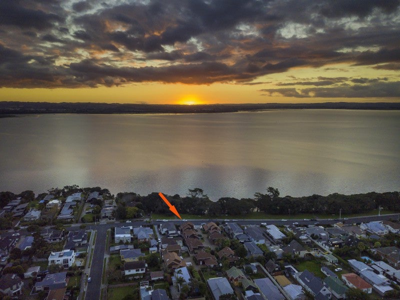 45A Harbour View Road, Point Chevalier, Auckland - Carousel 2
