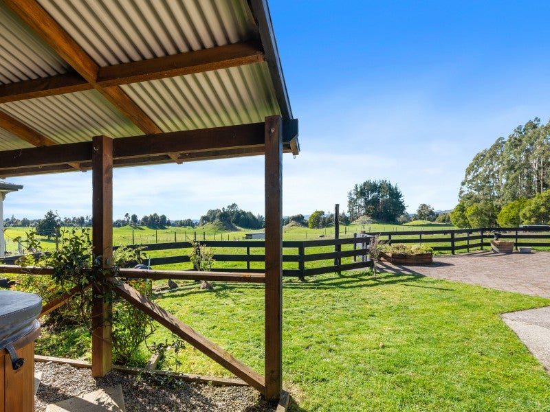 942 State Highway 5, Hamurana - Carousel 25