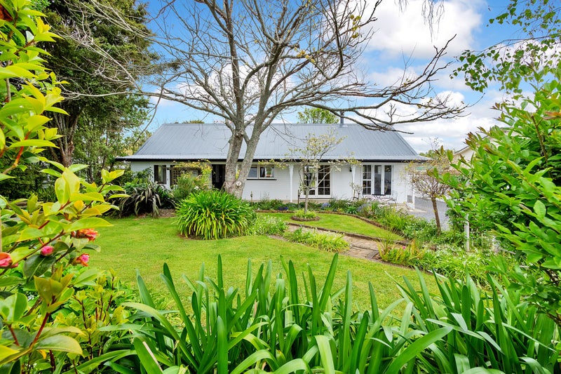 31 Mcrobbie Road, Papakura - Carousel 21