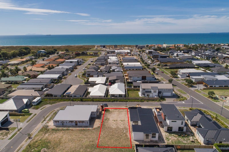 14 Makura Drive, Papamoa Beach, Papamoa - Carousel 1