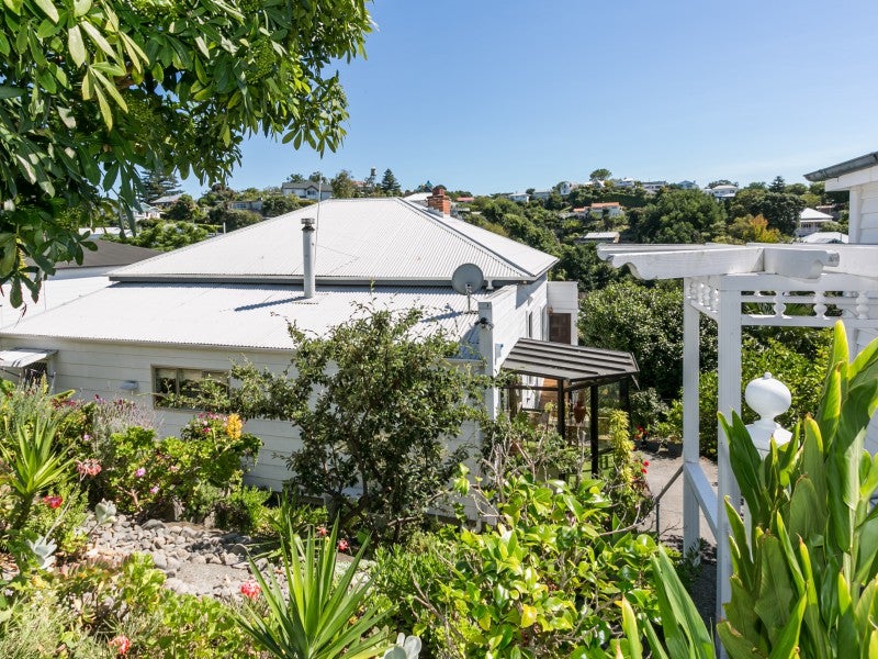 10 Hadfield Terrace, Bluff Hill, Napier - Carousel 1