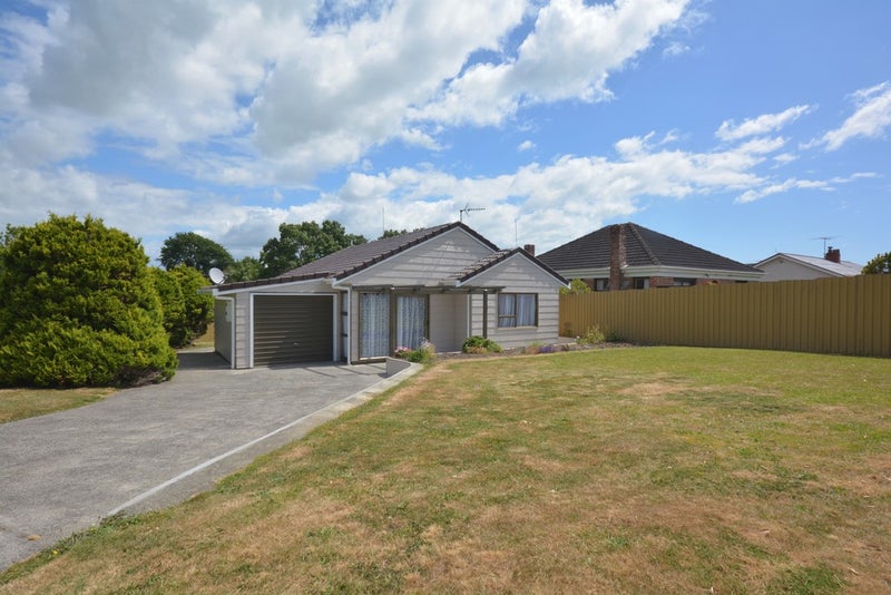 1/8 McInnes Road, Weymouth, Auckland - Carousel 1