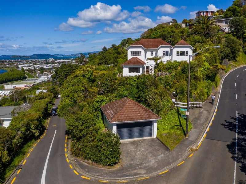 15 Harbour View Road, Harbour View, Lower Hutt - Carousel 1