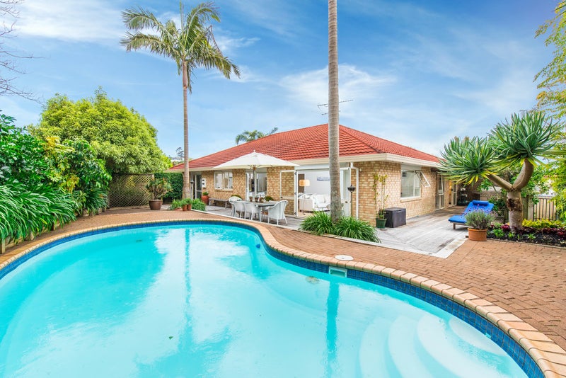 13 Te Hoe Grove, Pinehill, Auckland - Carousel 1