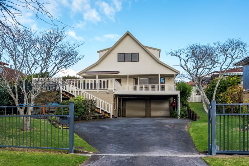 52 Dalwhinnie Parade, Highland Park, Auckland - Carousel 1