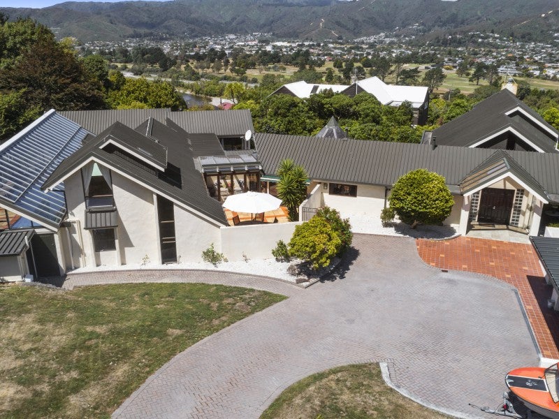 20 Corrondella Grove, Belmont, Lower Hutt - Carousel 2