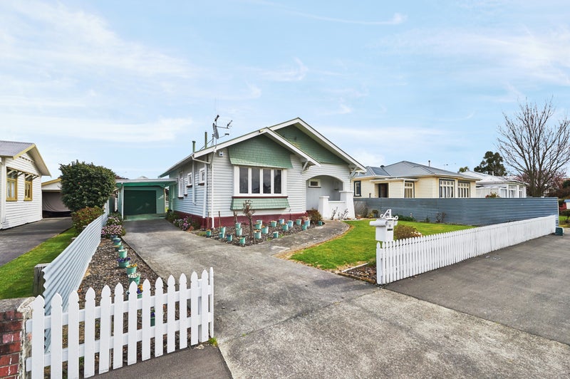 18 Burns Avenue, Takaro, Palmerston North - Carousel 2