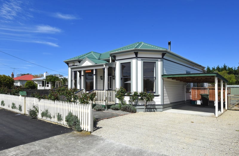 32 Cologne Street, Martinborough - Carousel 21