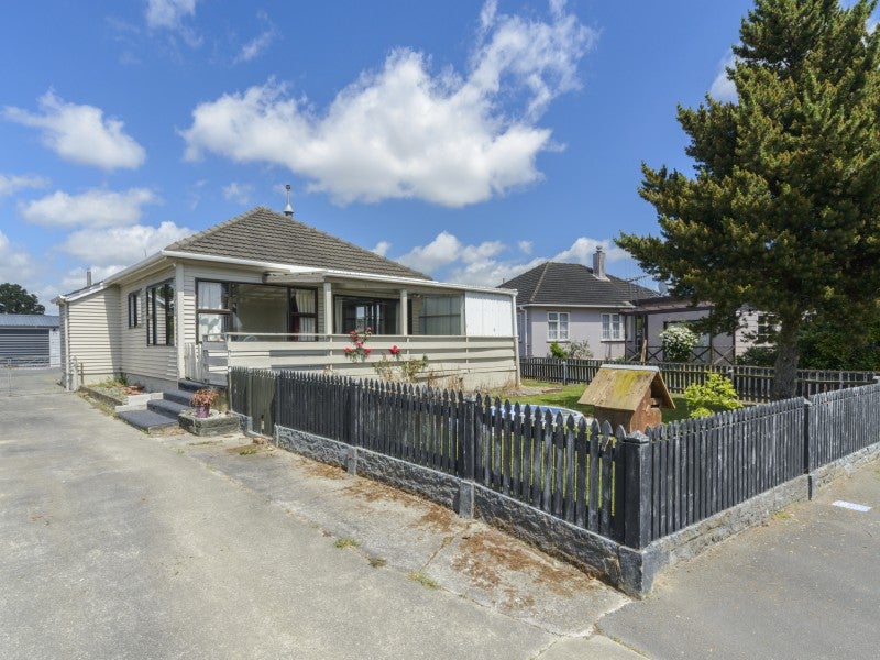 14 Upham Terrace, Roslyn, Palmerston North - Carousel 1