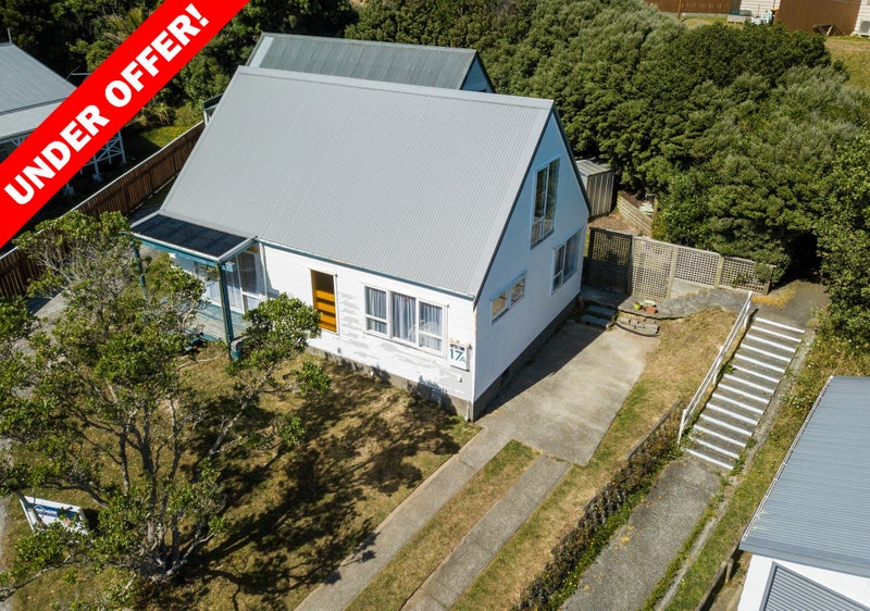 17A Pimlico Place, Newlands, Wellington - Carousel 1