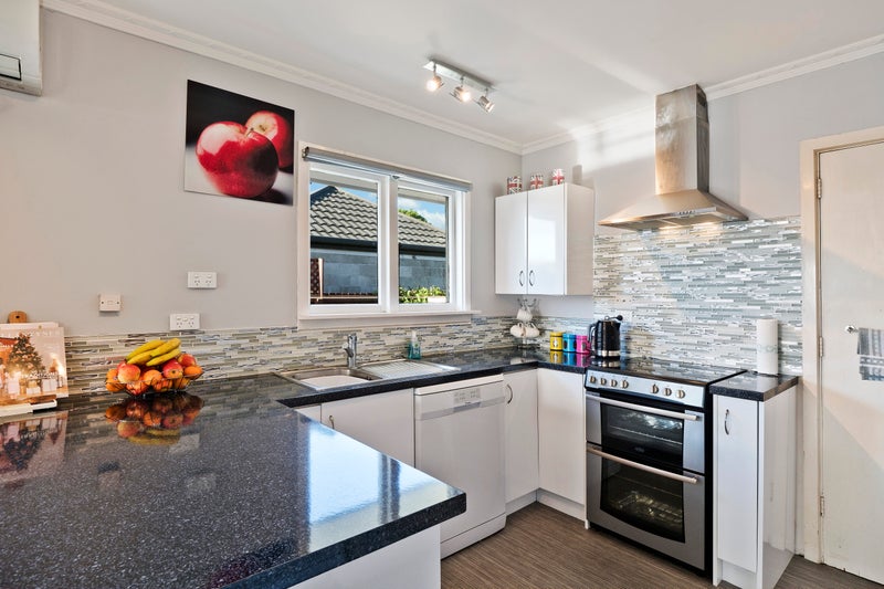 1/6 Wentworth Street, Ilam, Christchurch - Carousel 2