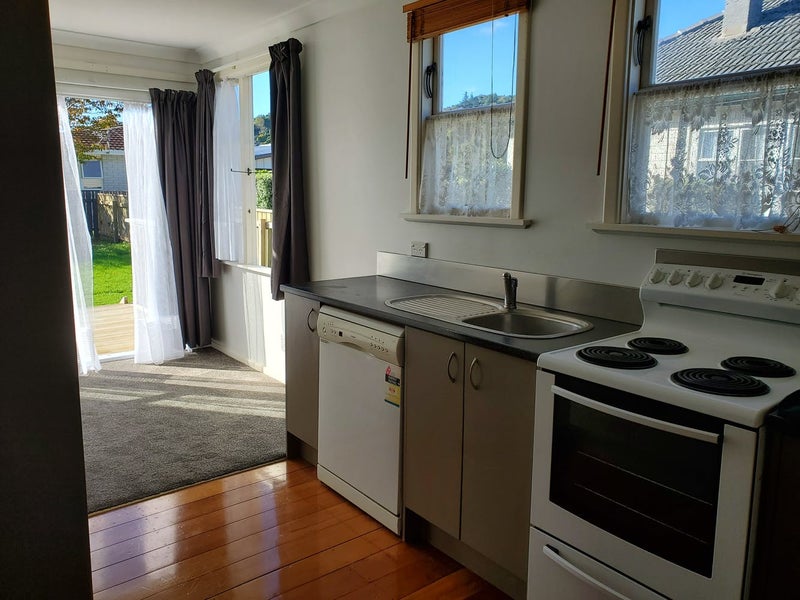 9 Rumgay Street, Fairfield, Lower Hutt - Carousel 2