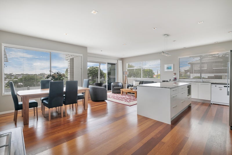 20 Quebec Road, Milford, Auckland - Carousel 2