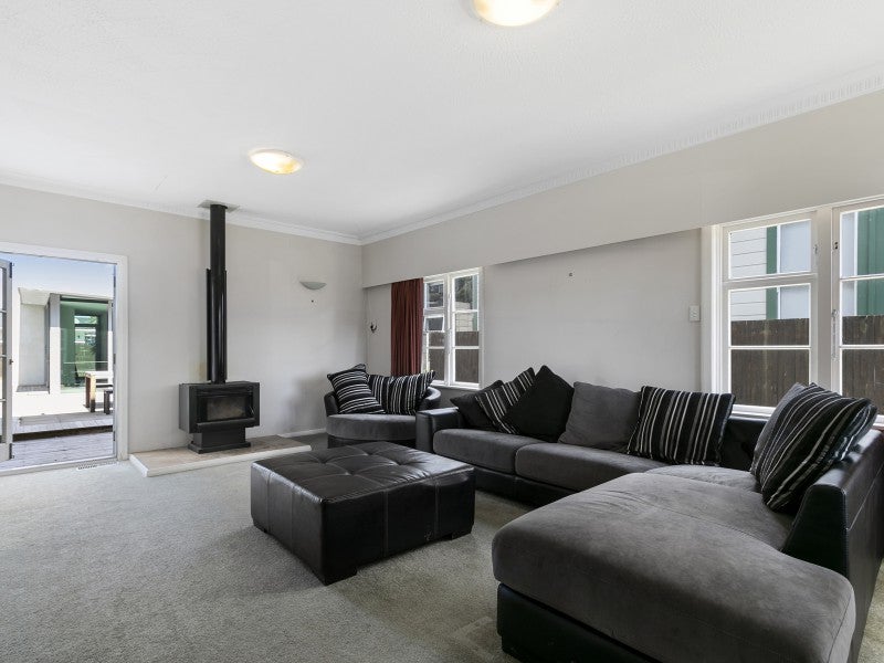 140 Waterloo Road, Hutt Central, Lower Hutt - Carousel 2