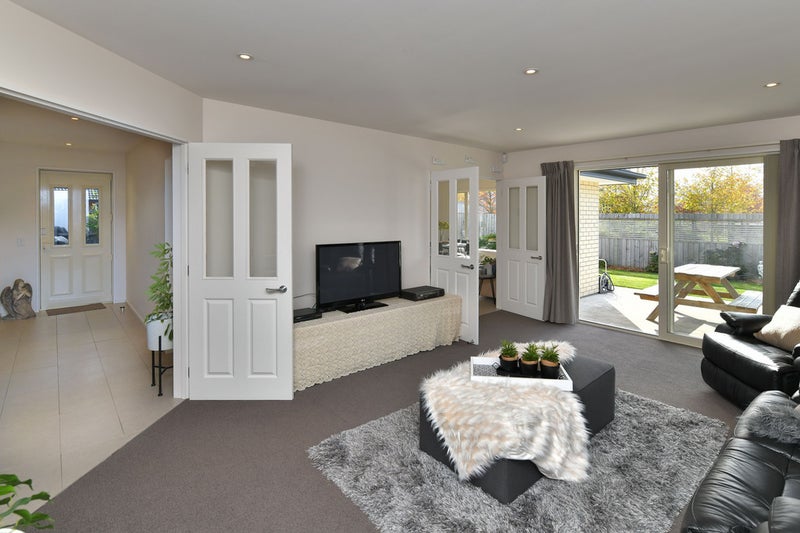 19 Larne Place, Belfast, Christchurch - Carousel 1