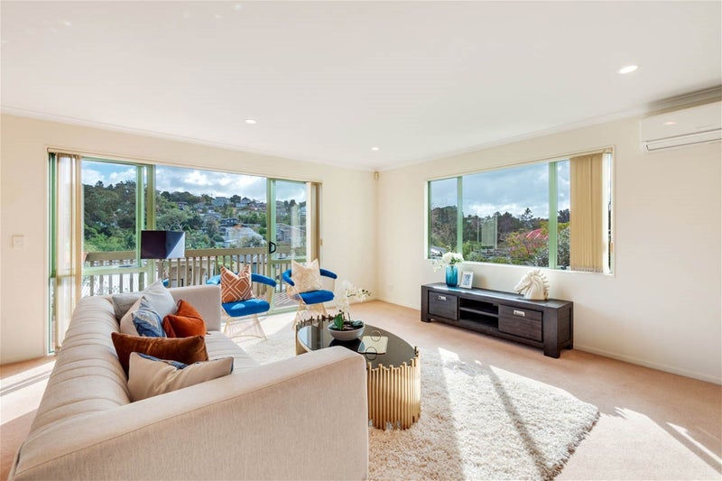 672A Beach Road, Browns Bay, Auckland - Carousel 1