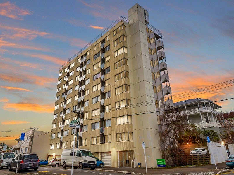704/131 Brougham Street, Mount Victoria, Wellington - Carousel 1