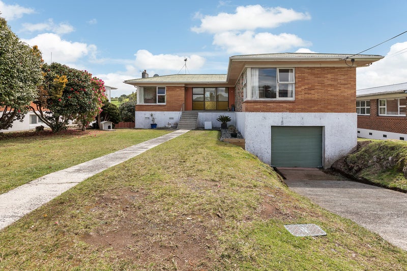 8 Te Paka Crescent, Kamo, Whangarei - Carousel 1