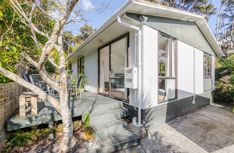 2/77 Woodfern Crescent, Titirangi, Auckland - Carousel 1