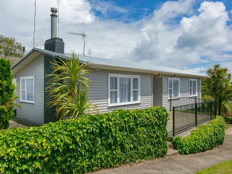 24 Penrith Street, Westown, New Plymouth - Carousel 1