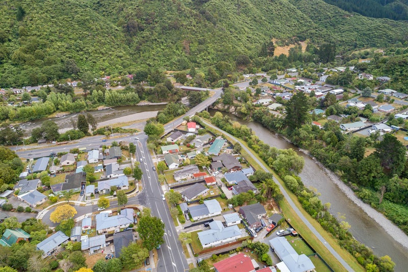 22 Gemstone Drive, Birchville, Upper Hutt - Carousel 20