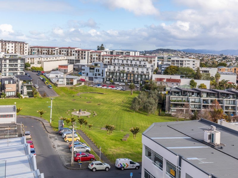 5F/121 Newton Road, Eden Terrace, Auckland - Carousel 17