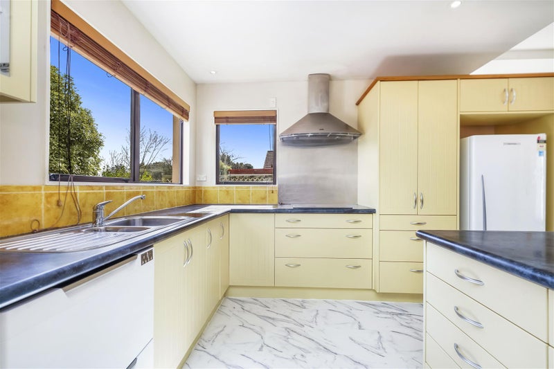 6 Takapu Place, Huntington, Hamilton - Carousel 2