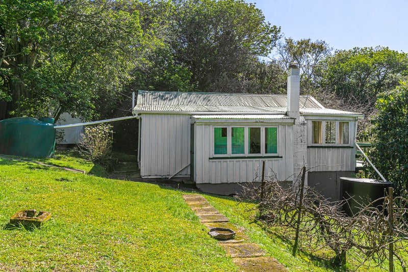 13 Hillside Road, Ostend, Waiheke Island - Carousel 1