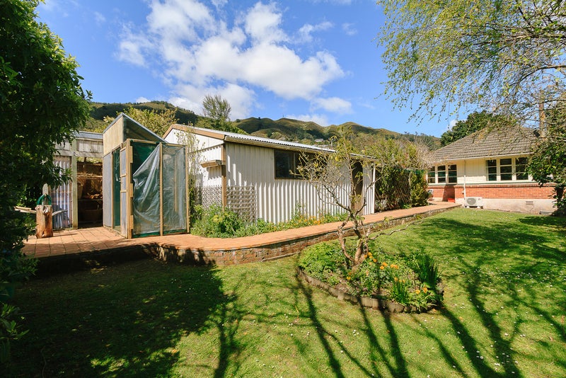 31 Wilkie Crescent, Naenae, Lower Hutt - Carousel 2