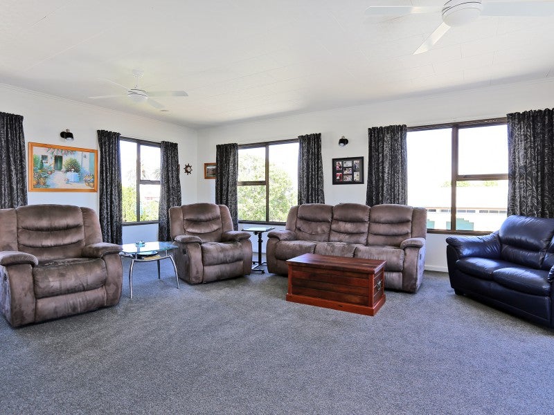 12 Te Awa Avenue, Te Awa, Napier - Carousel 2