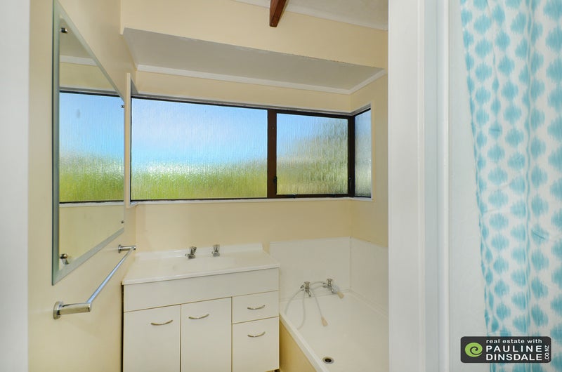 121 Paramount Parade, Tikipunga, Whangarei - Carousel 18