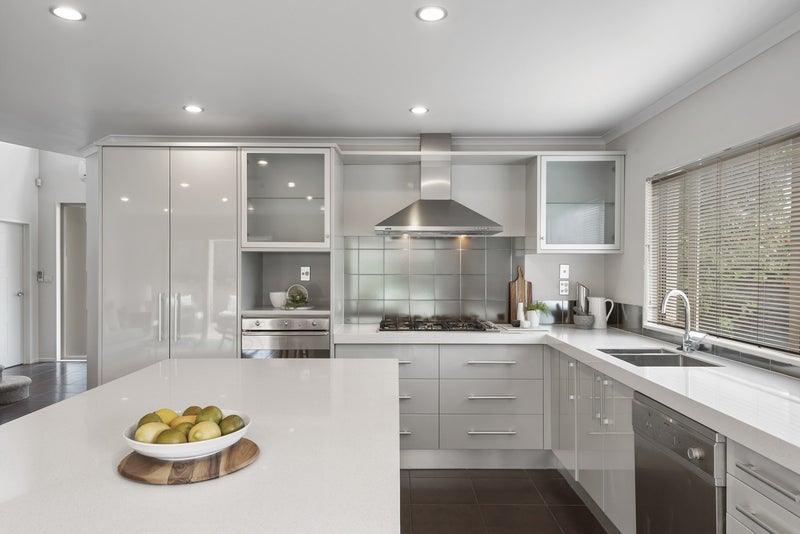 27 Mahoney Drive, Albany, Auckland - Carousel 2