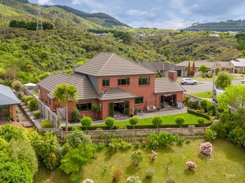 17 Garrett Place, Riverstone Terraces, Upper Hutt - Carousel 1