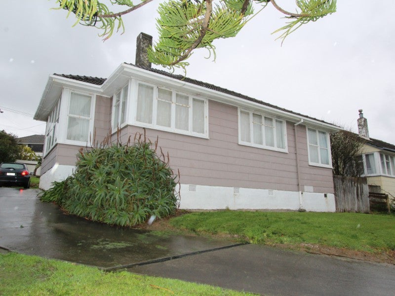 70 Dimock Street, Titahi Bay, Porirua - Carousel 1