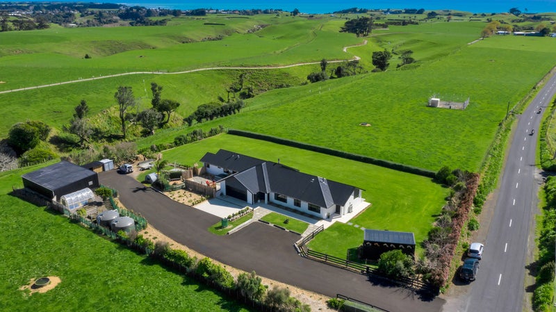 196 Koru Road, Omata - Carousel 2