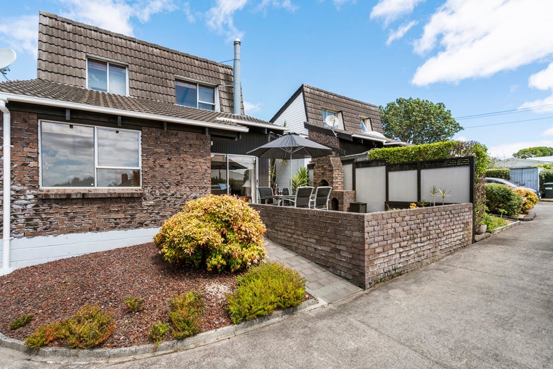 2/17 Alverston Street, Waterview, Auckland - Carousel 1