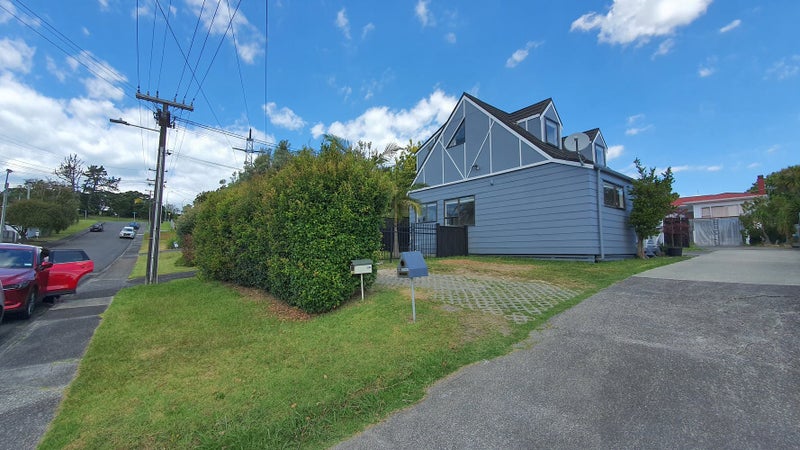 1/31 Sunnyfield Crescent, Glenfield, Auckland - Carousel 1