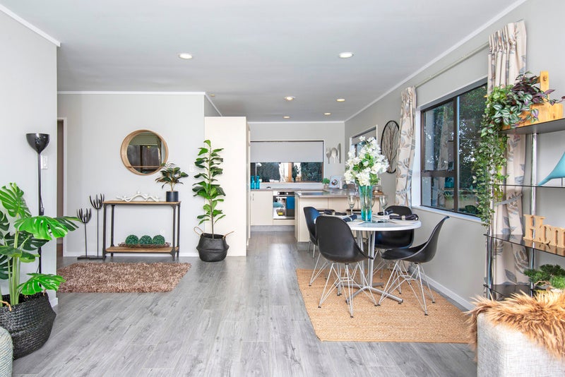 2/70 Mirrabooka Avenue, Botany Downs, Auckland - Carousel 2