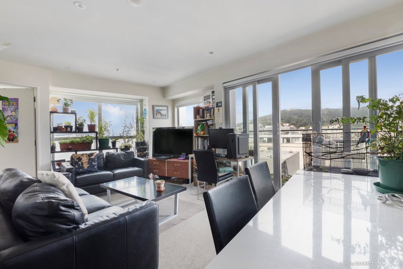 1102/74 Taranaki Street, Te Aro, Wellington - Carousel 1