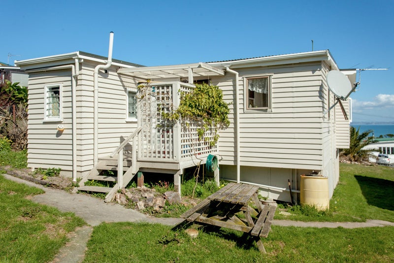 3 Marama Avenue, Surfdale, Waiheke Island - Carousel 7