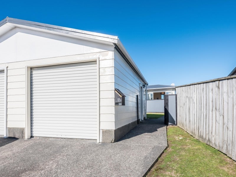 12B Bayswater Place, Newlands, Wellington - Carousel 12