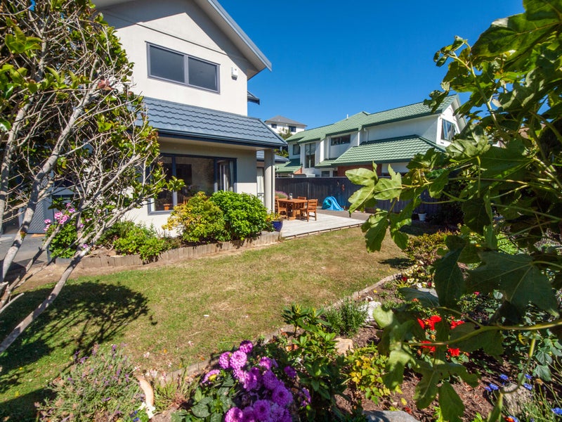 17 Amesbury Drive, Churton Park, Wellington - Carousel 2