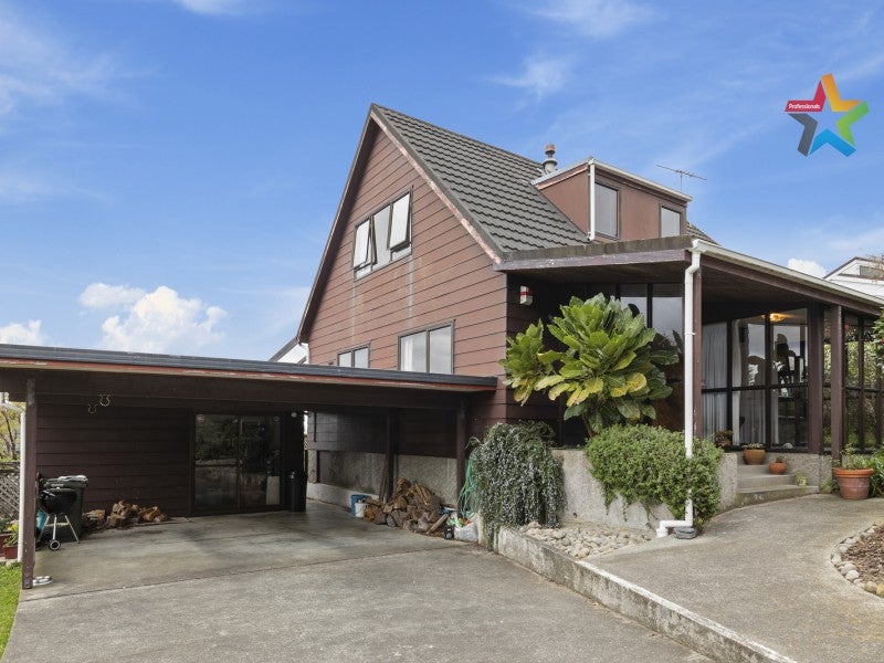 17 Jacaranda Grove, Maungaraki, Lower Hutt - Carousel 1