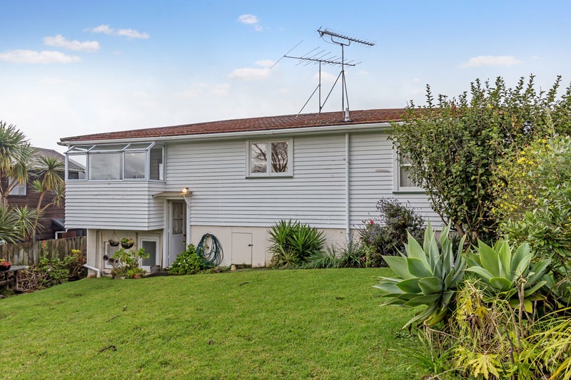 1/13 Arahia Street, Northcote, Auckland - Carousel 2