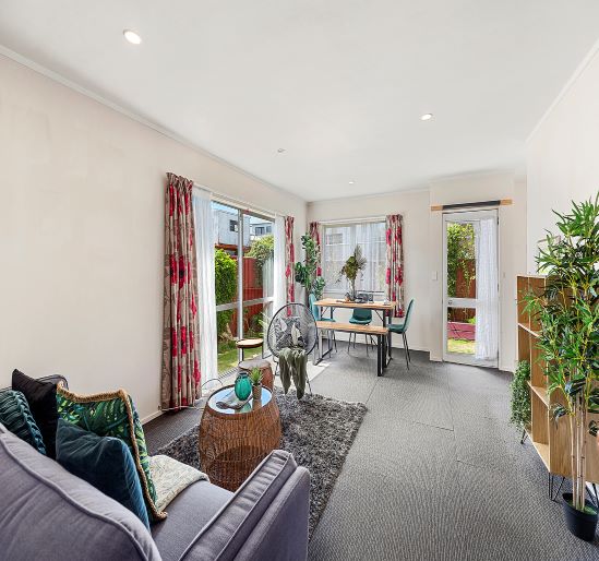 3/61 MAIN RD, TITAHI BAY, PORIRUA - Carousel 2